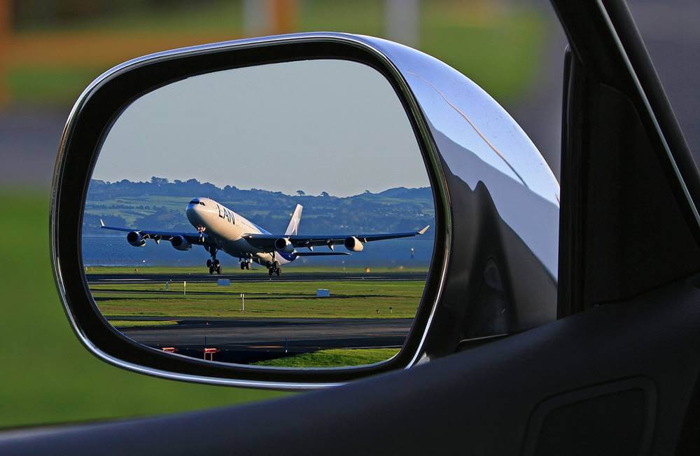 Chauffeur Car Service SFO with private airport pickup and professional chauffeur