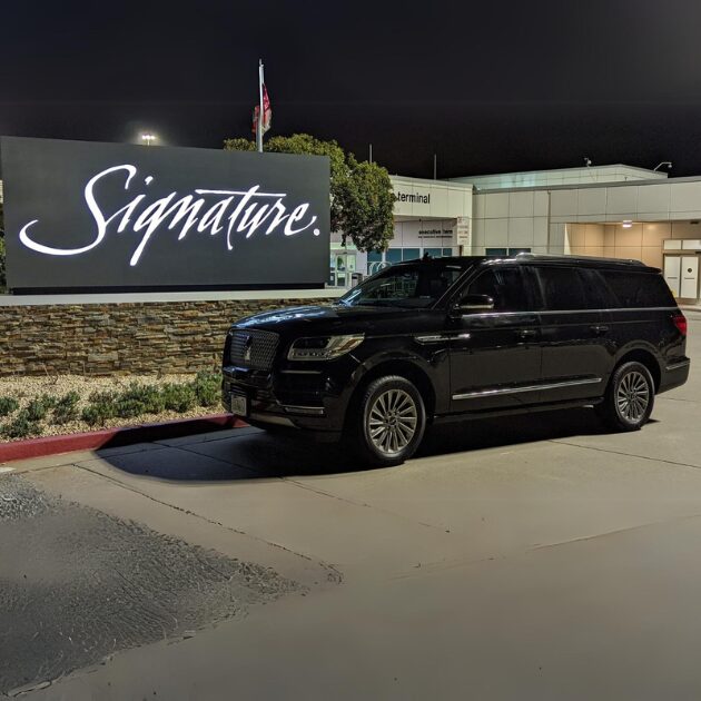 Private Airport Limo Service to Carmel-by-the-Sea luxury chauffeur transportation