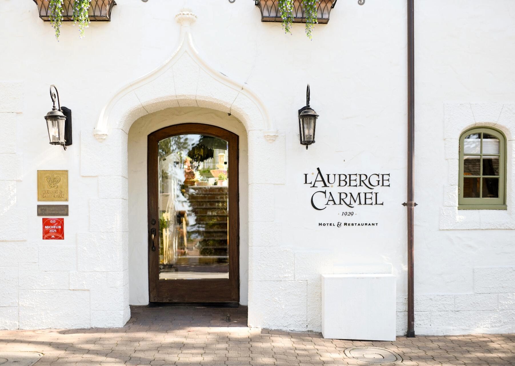 L'Auberge Carmel luxury boutique hotel in Carmel-by-the-Sea for private chauffeur transportation by SFDRIVEN